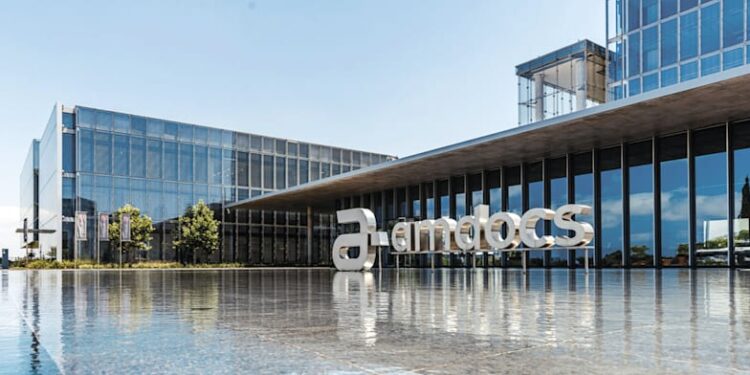 Amdocs to put off 3,000 staff