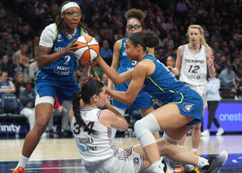 Caldwell leads balanced Lynx to rout of enlargement Tempo