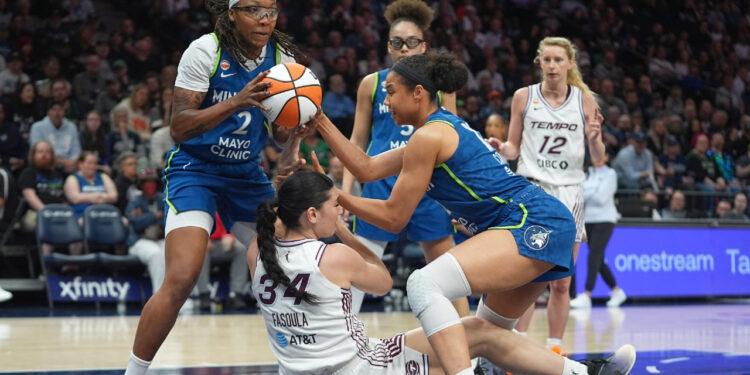 Caldwell leads balanced Lynx to rout of enlargement Tempo