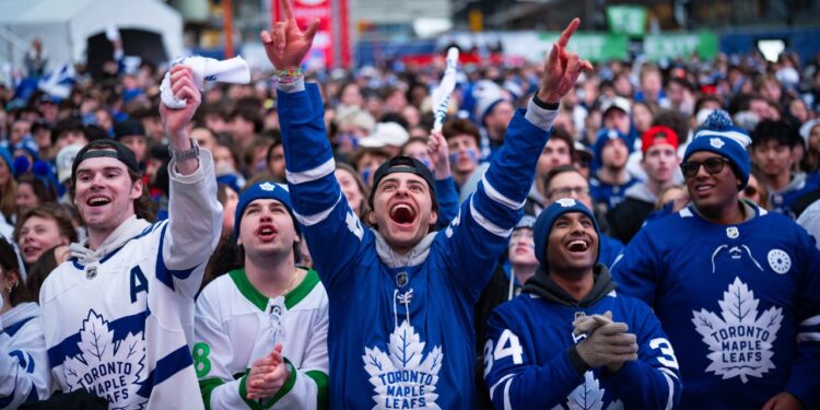 Hope returns to Maple Leafs with long-shot lottery win