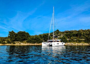 A Week on a Catamaran in Croatia: Gradual Crusing from Cut up to Hvar