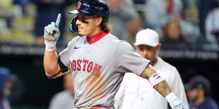 Duran, Contreras carry Crimson Sox to massive win over Royals