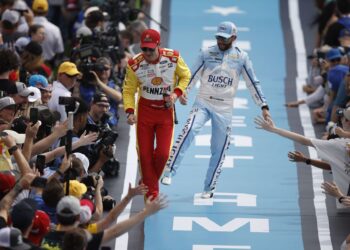 Ross Chastain finds probably the most artistic option to reward Joey Logano in NASCAR’s driver praise chain