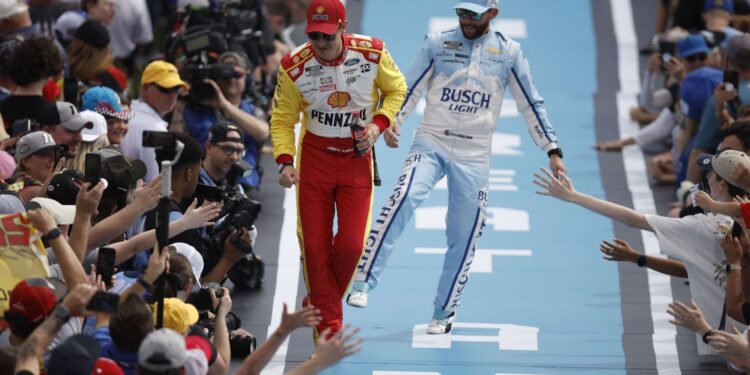 Ross Chastain finds probably the most artistic option to reward Joey Logano in NASCAR’s driver praise chain