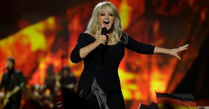 Singer Bonnie Tyler ‘recuperating’ in hospital after emergency surgical procedure – Nationwide