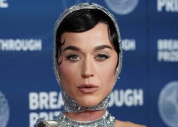 Katy Perry praises Air Canada crew after witnessing in-flight emergency