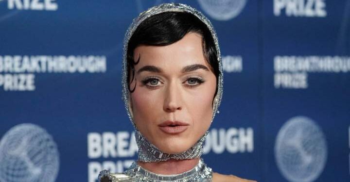 Katy Perry praises Air Canada crew after witnessing in-flight emergency