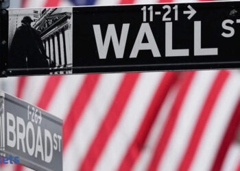US shares: S&P 500, Nasdaq shut decrease, dragged by Alphabet and megacap tech; give attention to Iran