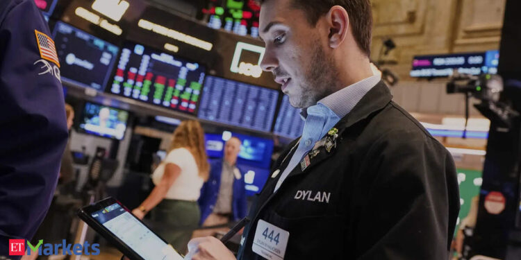 US Shares: Nasdaq, S&P finish decrease as tech megacap declines outweigh upbeat chip outlook