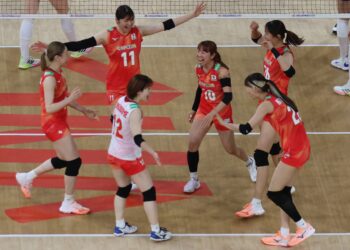 Japan stays unbeaten at 5-0, fends off Serbia