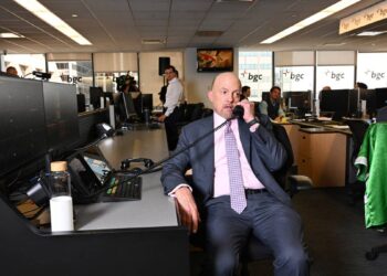 Jim Cramer sends a stern message to SpaceX patrons