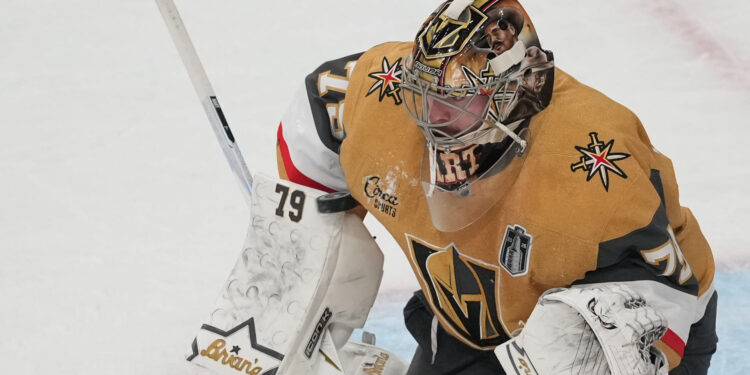 [WATCH] Carter Hart cries in Jack Eichel’s arms after Vegas Golden Knights lose Stanley Cup Last