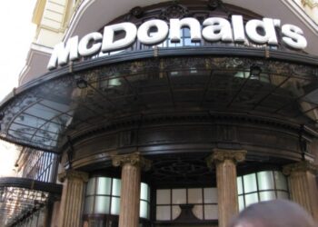 Is McDonald’s Corp (MCD) One of many Finest Shares to Purchase In response to Billionaire Invoice Gates?