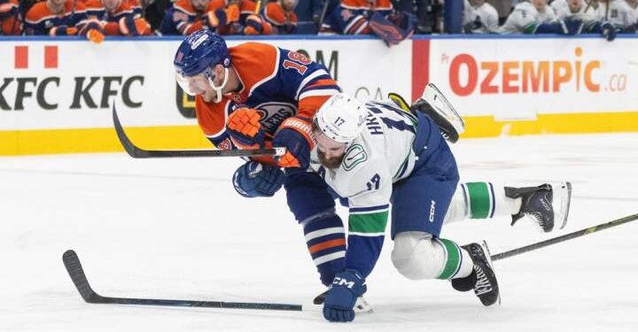NHL faces scheduling problem as B.C., Alberta transfer to everlasting daylight time