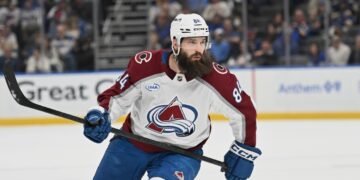 Avalanche signal Brent Burns to one-year deal