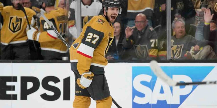 Theodore scores game-winner as Golden Knights beat Hurricanes in 2OT