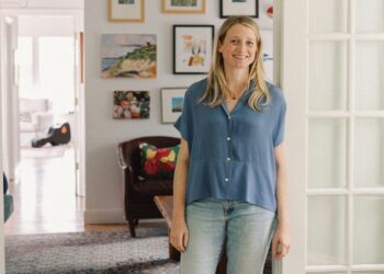 Grace Farris’s Austin House Is Filled with Books, Video games, and Household Work