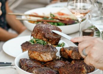 7 Grilling Ideas Each Dwelling Cook dinner Ought to Know Earlier than Summer time