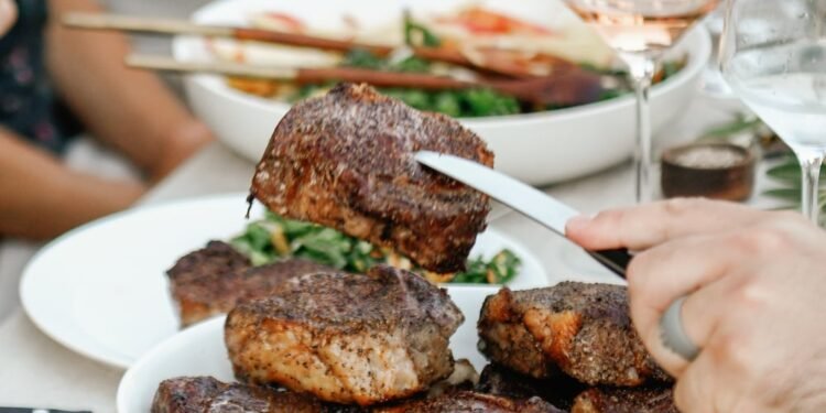 7 Grilling Ideas Each Dwelling Cook dinner Ought to Know Earlier than Summer time