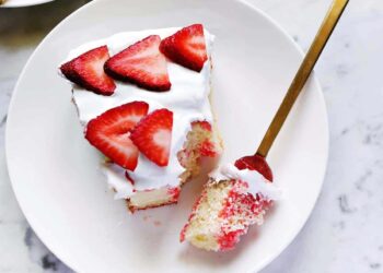 Jello Poke Cake – A Lovely Mess