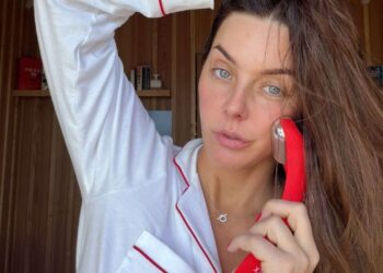 Methods to Use Ice Curler on Face for a Sculpted, Radiant Look