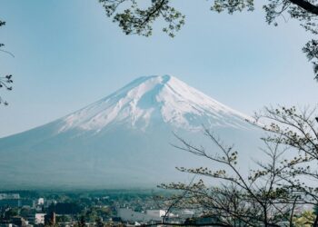 Mount Fuji Off-Season vs Peak Season: Which Is Higher for You?