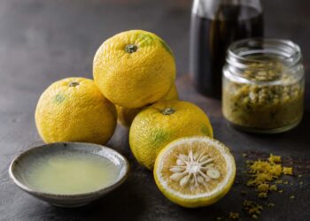 What Is Yuzu? Style, Makes use of, and The place to Purchase It