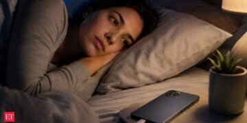 Why folks sleep with telephones subsequent to mattress? Psychology and sociology research say it isn’t due to any habit or love for devices