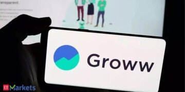 FIIs and mutual funds improve stakes in Groww. Do you have to purchase, promote, or maintain?