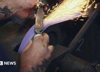 Manufacturing: How trainees mix tech and age-old expertise