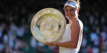 Glimpse of Wimbledon trophies in toilet helped Noskova win