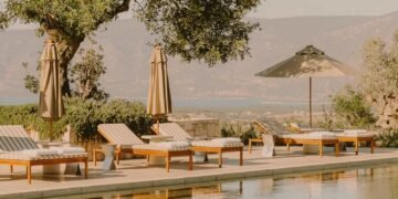 10 Very Finest Household Motels In Greece To Ebook (From New child To Youngsters) – Hand Baggage Solely