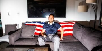 Trump’s Former Marketing campaign Supervisor Is Working An Affect Operation For Israel