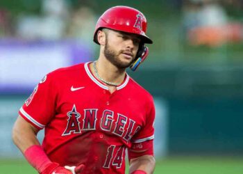 Rangers purchase Logan O’Hoppe, Chase Silseth from Angels