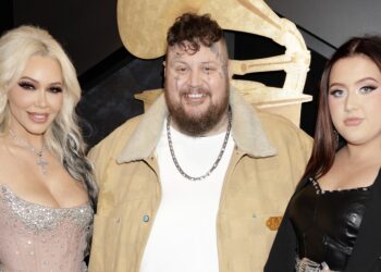 Web Will “Crumble” On Bunnie XO Divorce
