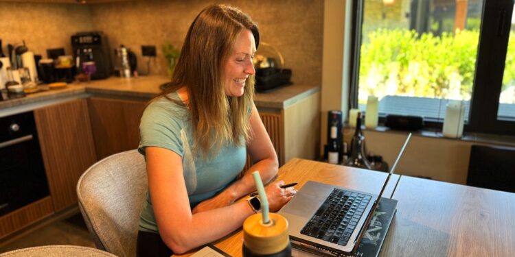 From Freelancing to Employed: New Profession Paths for Digital Nomads