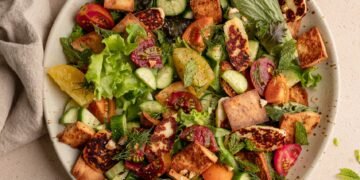 Heirloom Tomato Fattoush Salad With Crispy Halloumi