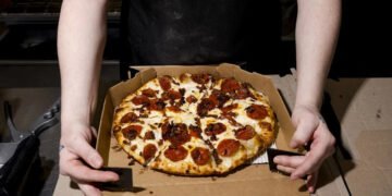 Pizza chain closing as much as 50 areas after years of declines