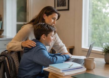 What To Know About Enrolling Your Baby In On-line College Mid-Yr