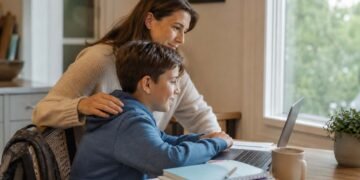 What To Know About Enrolling Your Baby In On-line College Mid-Yr