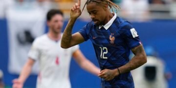 Bradley Barcola switch information: Jamie Carragher says Liverpool don’t want PSG winger as a lot as they want a Mohamed Salah alternative | Soccer Information