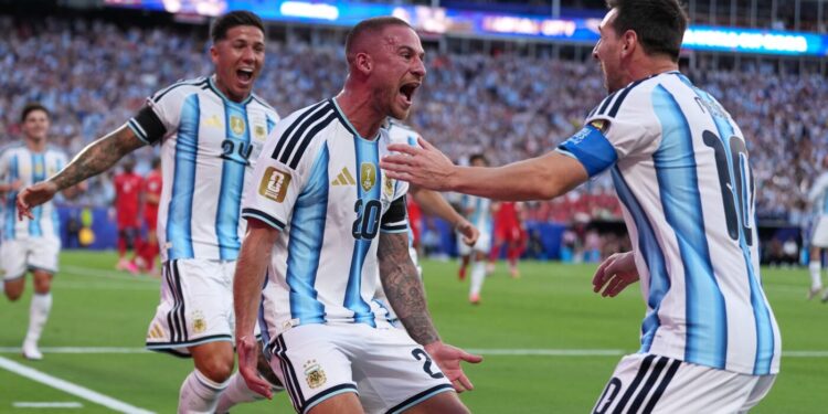 Alvarez’s 112th-minute aim helps raise Argentina previous Switzerland 3-1 and into World Cup semifinals : NPR