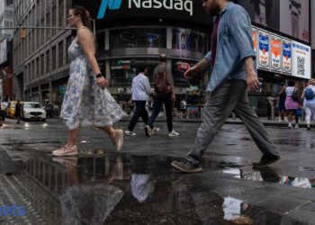US Shares: Nasdaq ends down as expectations of Hormuz deal fade