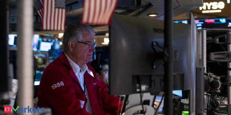 US shares: US market slips as oil costs rise, retail outcomes awaited
