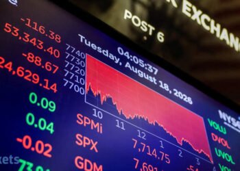 US shares: US market sinks as bond yields rise, Walmart outcomes disappoint