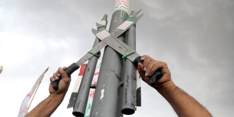 Yemen’s Houthis unleash missile barrage on Saudi-backed troops (VIDEOS) — RT World Information