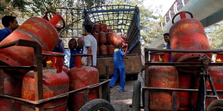LPG, CNG, PNG charges at present, August 22: Verify newest costs in Delhi, Mumbai, Chennai, Kolkata and different cities
