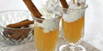 Apple Pie Shot – A Stunning Mess