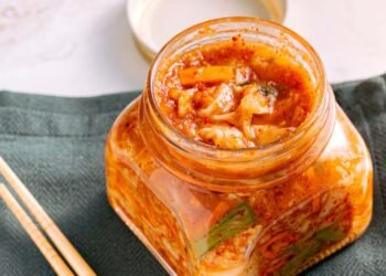 Does Kimchi Go Unhealthy? Every part You Ought to Know