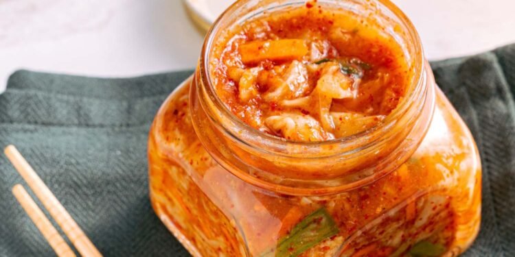Does Kimchi Go Unhealthy? Every part You Ought to Know